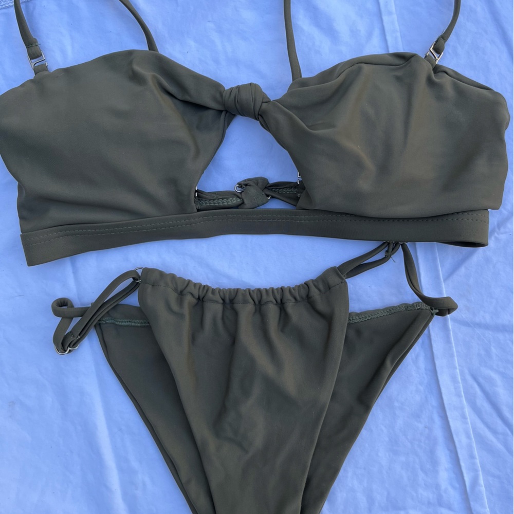 Green swimwear set